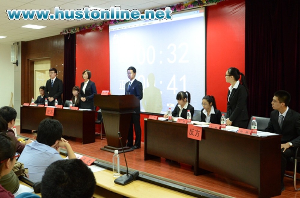 湖北高校新闻专业辩论赛落幕 有爱爱
摘银