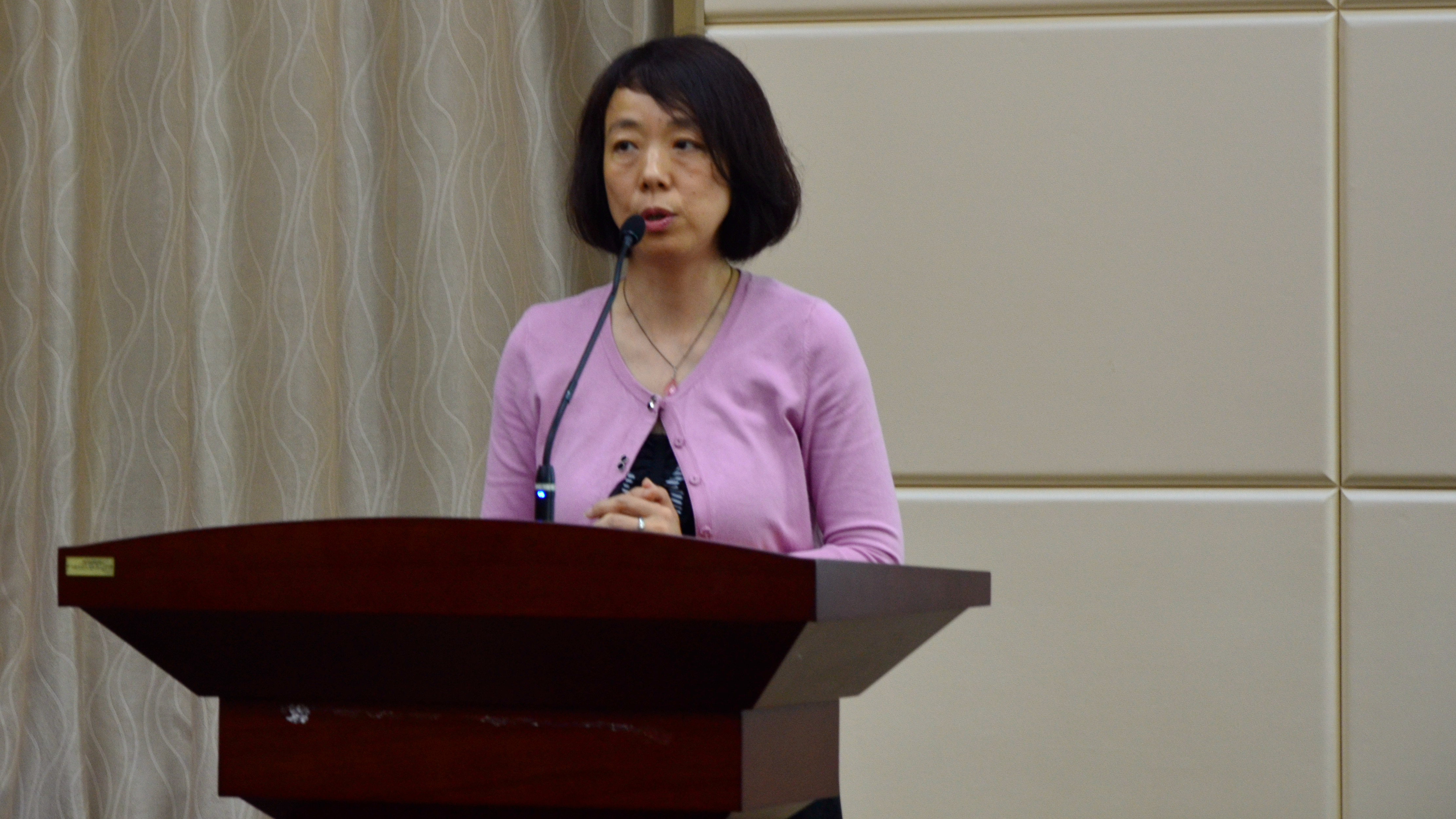 有爱爱
召开2015级本科生分专业指导大会