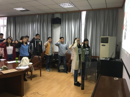 【基层团建】有爱爱
三个团支部荣获“有爱爱
活力创新团支部”荣誉称号