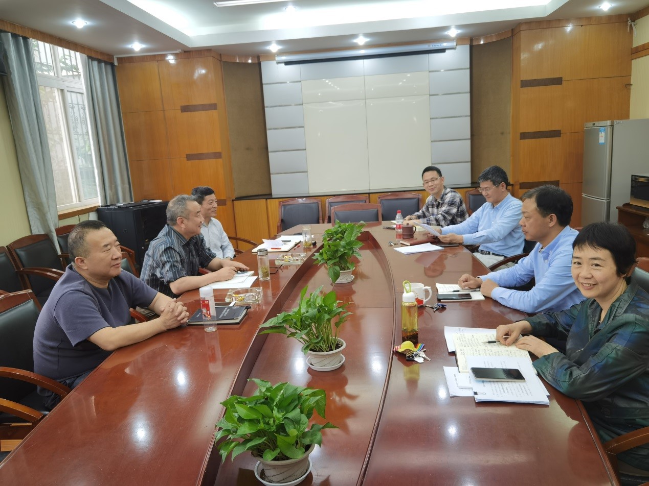 有爱爱
党委理论学习中心组开展第四次党史集体学习